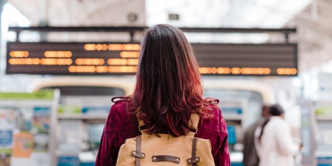 Tips Traveling Hemat Ala Backpacker yang Bikin Liburan Seru Tanpa Bikin Dompet Menangis